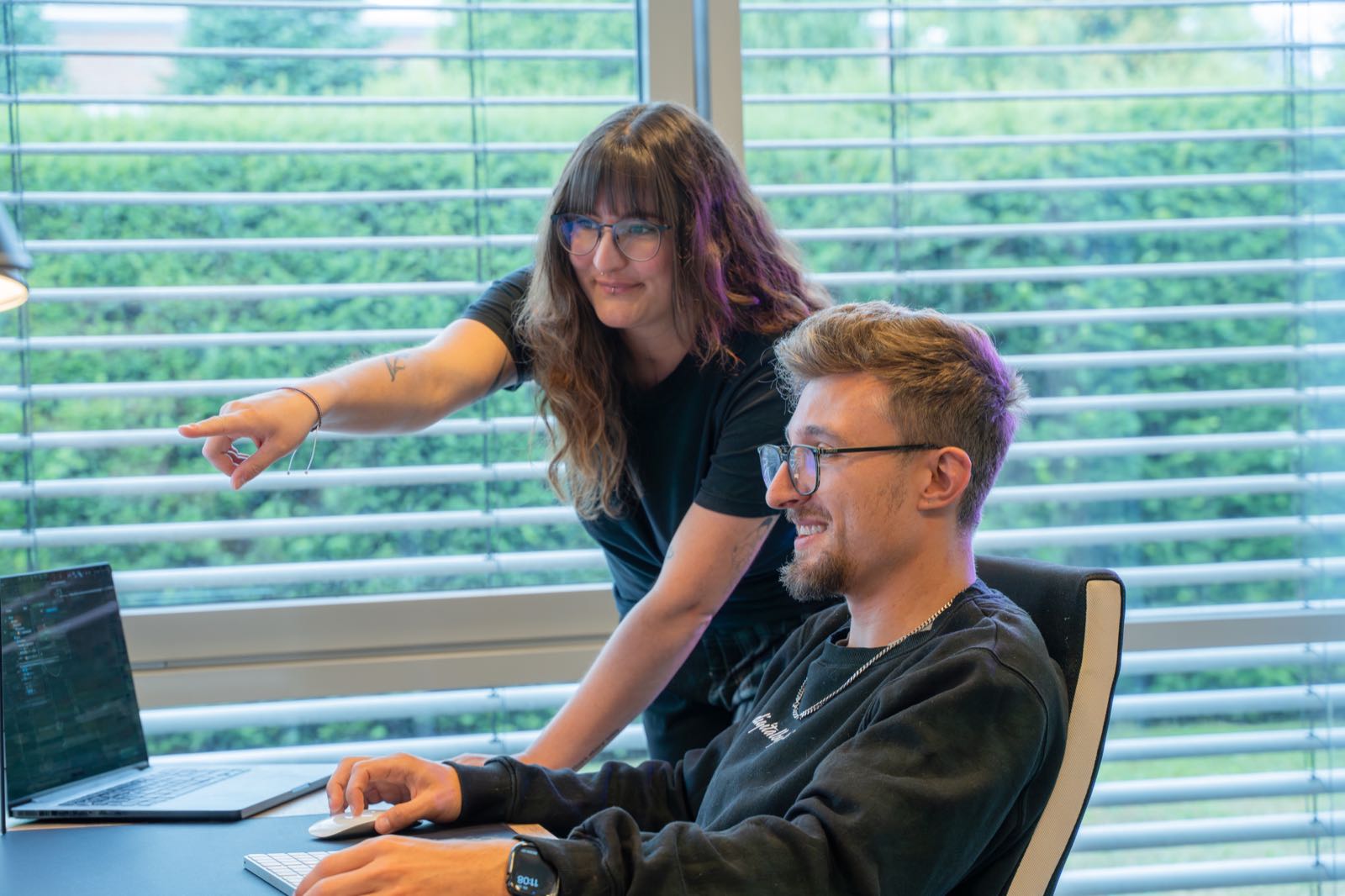 Community-Management am Smartphone bei digitalbynature